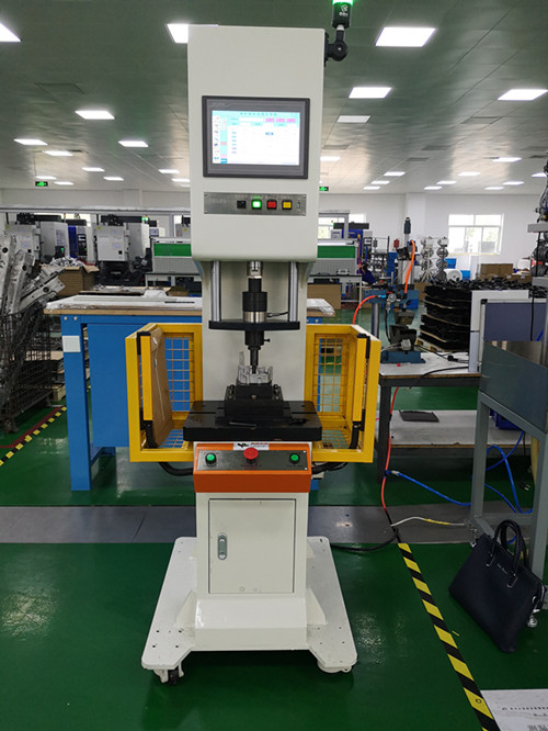 ����ˮ��ѹװ��